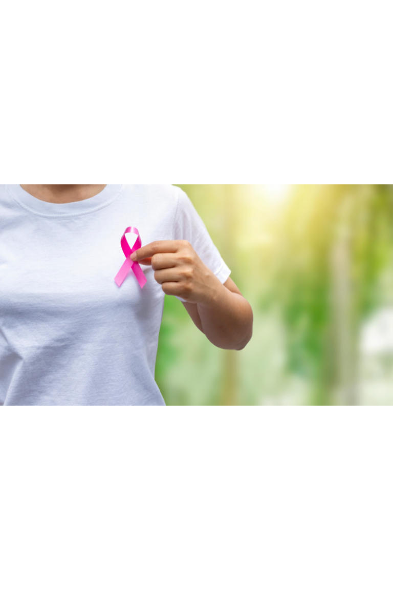 Outubro Rosa e a Saúde das Mamas: Como o Ciclo Menstrual Pode Influenciar o Autoexame